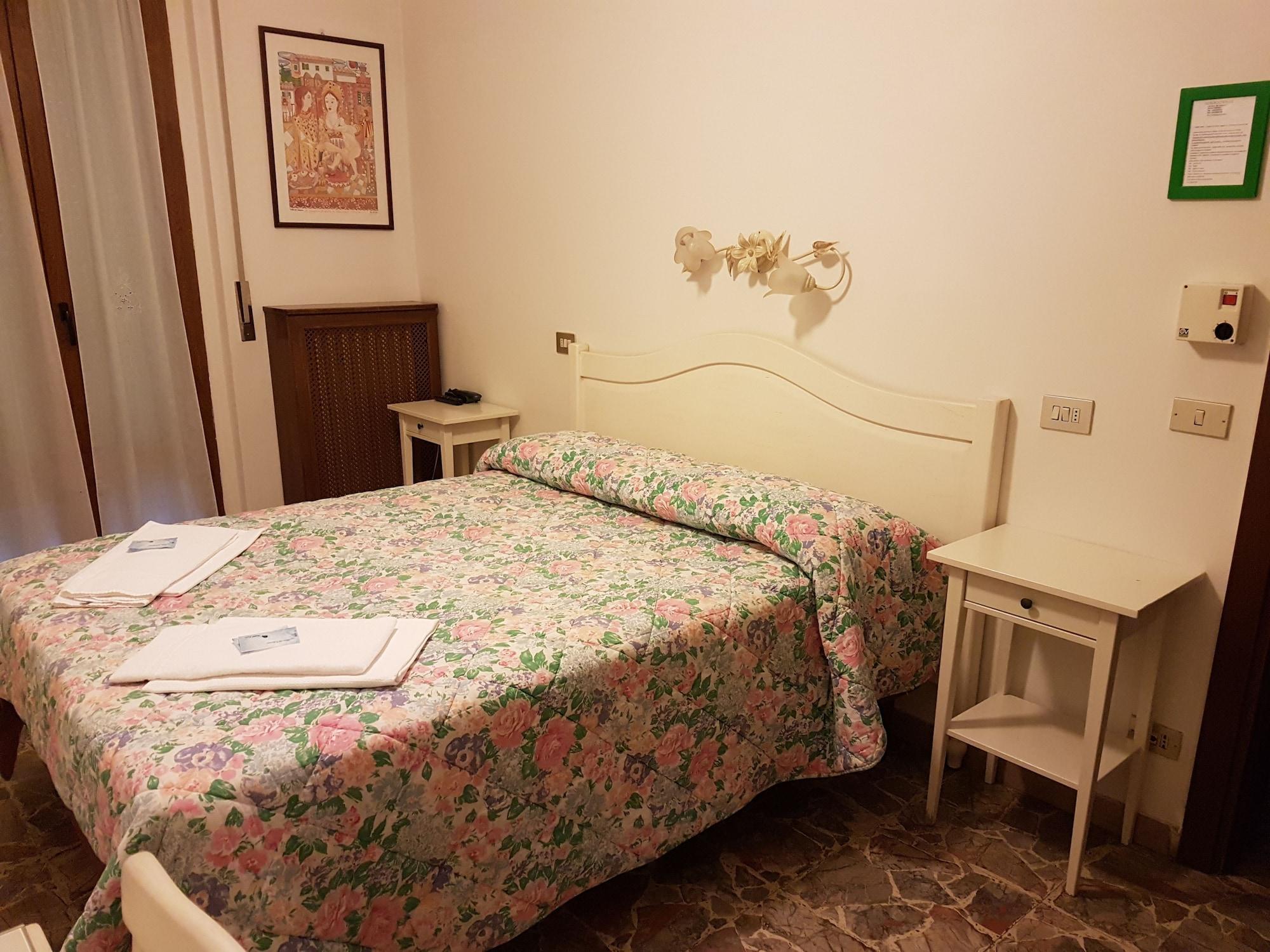 Albergo Sonia Флоренция Екстериор снимка