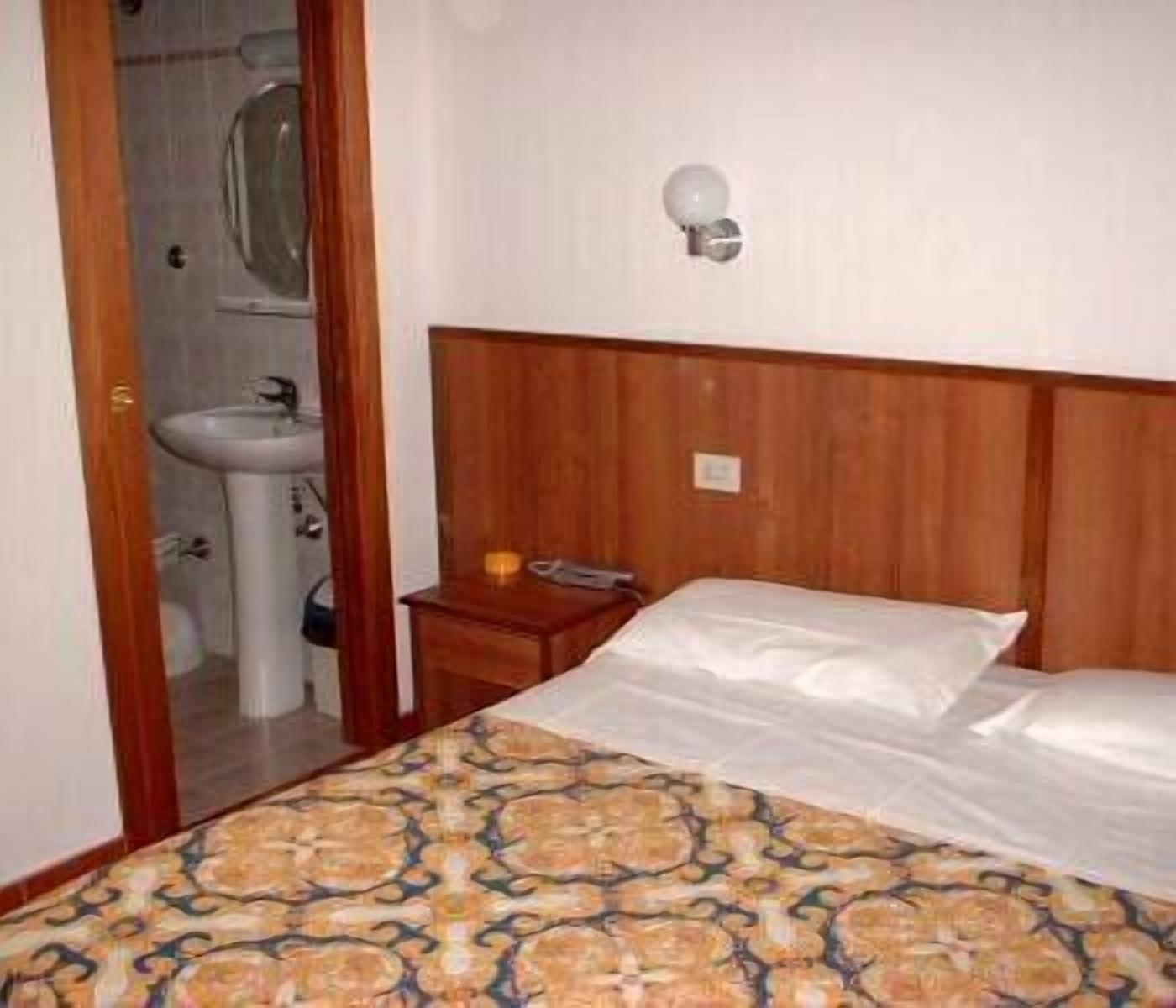 Albergo Sonia Флоренция Екстериор снимка